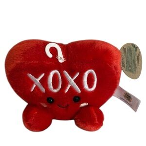 NWT Aurora 2022 Red XOXO Heart Palm Pals Plush Toy 3.5”X5”